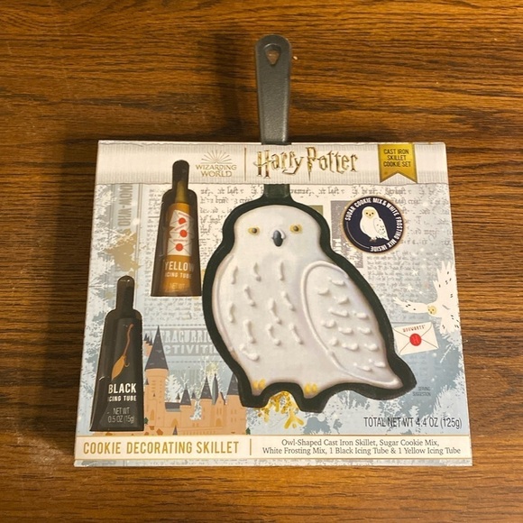 Harry Potter Cookie Decorating Skillet - Picture 1 of 4